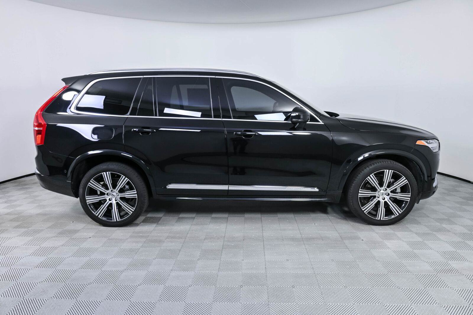 Certified 2024 Volvo XC90 T8 Plus w/ Protection Package Premier AWD/4WD image 26