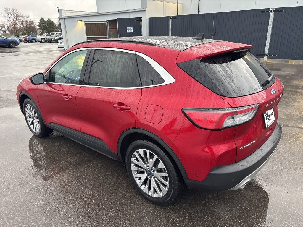 Used 2020 Ford Escape Titanium image 5
