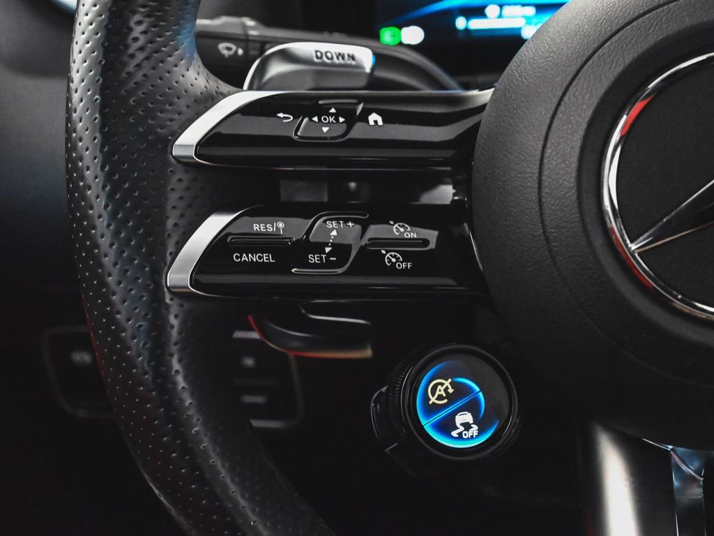 Used 2024 Mercedes-Benz GLA 35 AMG 4MATIC image 32