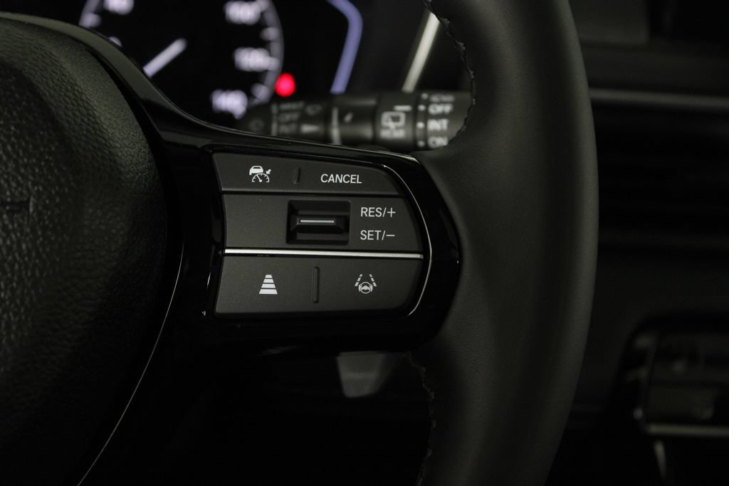 Used 2025 Honda Pilot Touring image 28