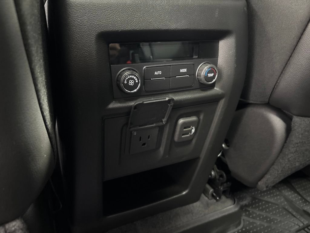 Used 2023 Chevrolet Traverse LT w/ LT Premium Package AWD/4WD image 51
