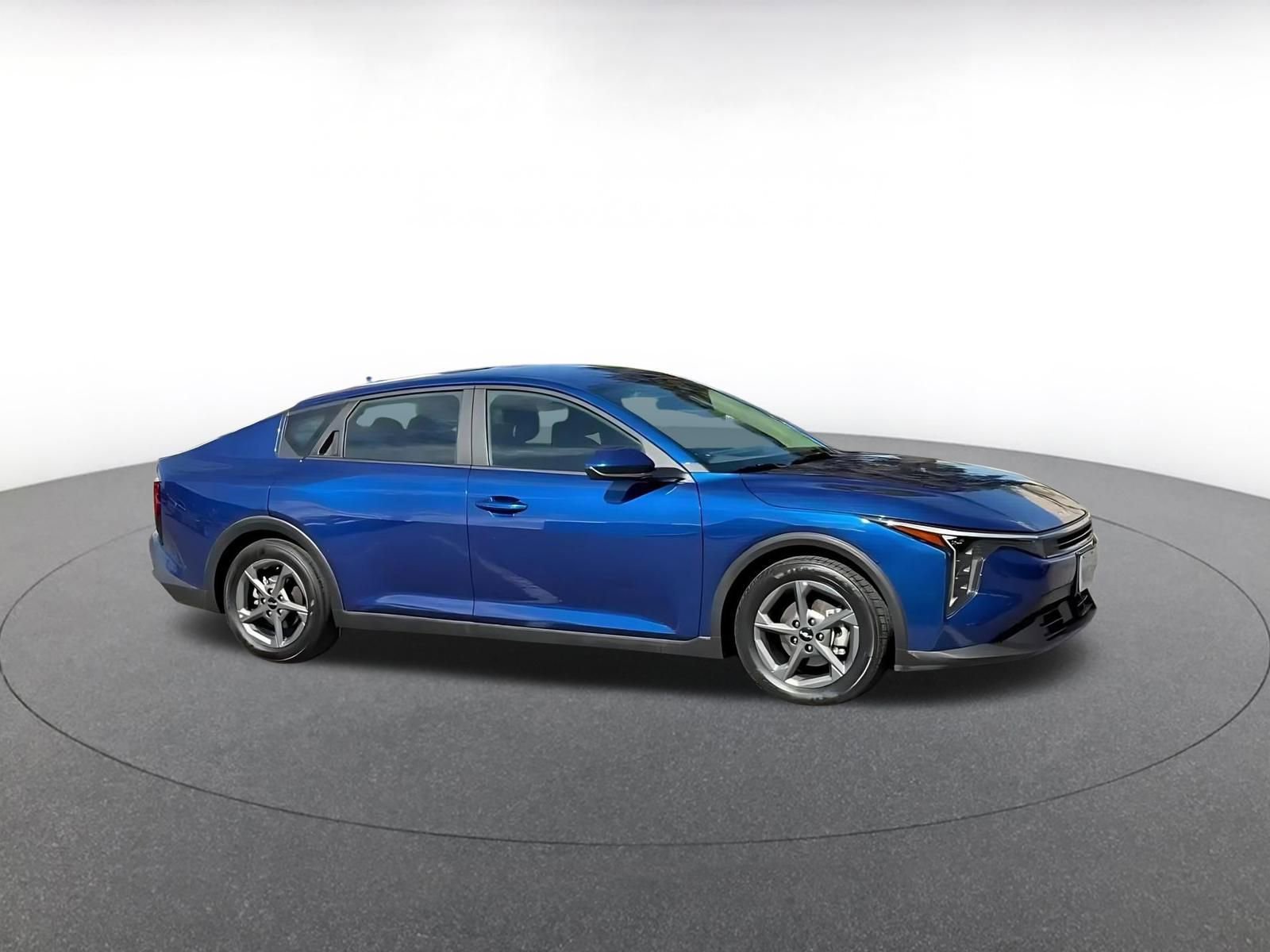 Used 2025 Kia K4 LXS image 2