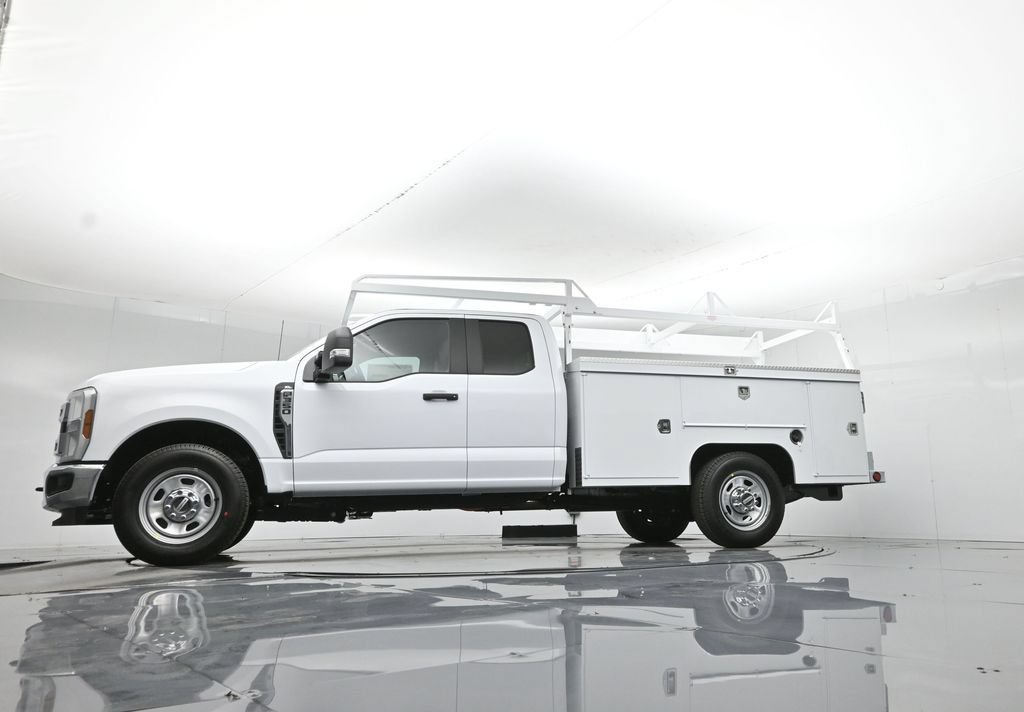 New 2026 Ford F350 XL w/ XL Chrome Package RWD image 60