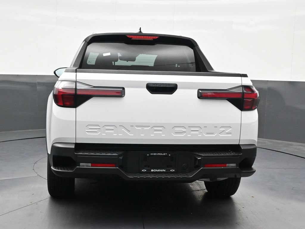 Used 2025 Hyundai Santa Cruz SEL FWD image 4