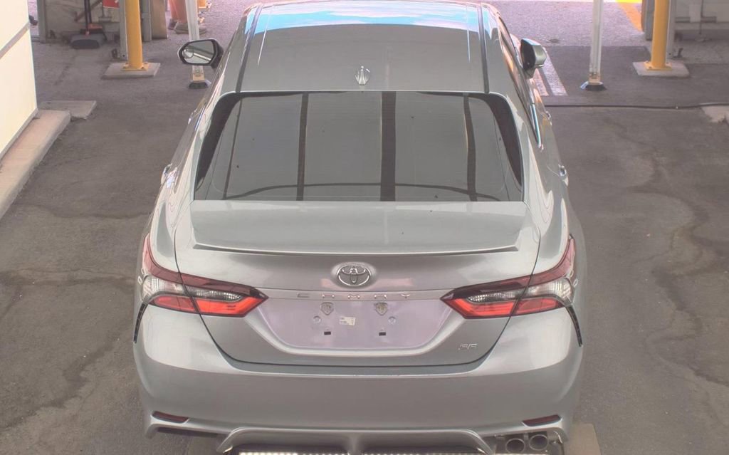 Used 2022 Toyota Camry SE FWD image 5