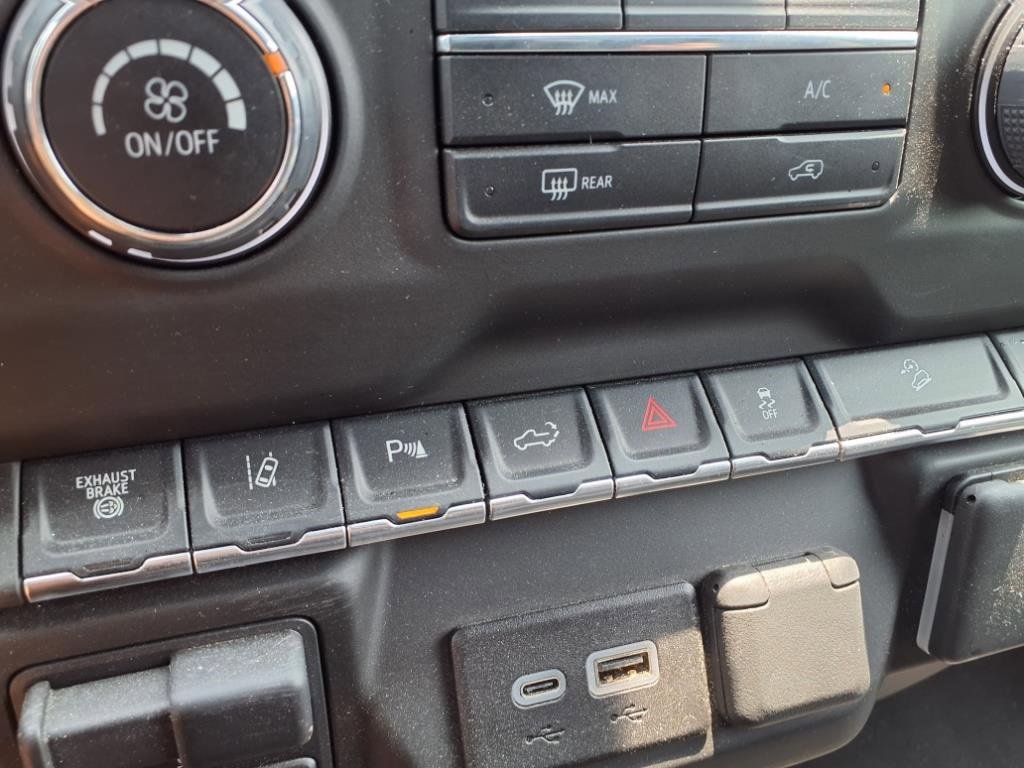 Used 2024 Chevrolet Silverado 2500 Custom w/ Custom Value Package image 11