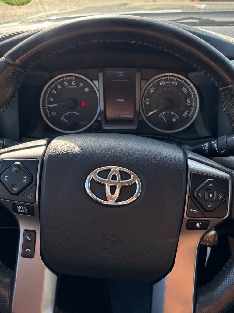 Used 2016 Toyota Tacoma SR5 w/ SR5 Appearance Package (SN) image 16