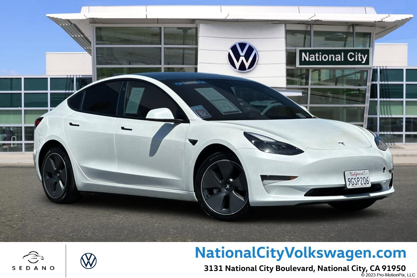 Used 2023 Tesla Model 3 Standard Range image 1