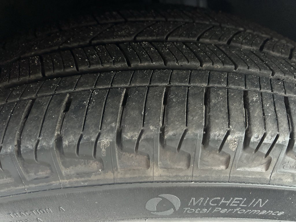 Used 2024 Ford Explorer Limited image 21