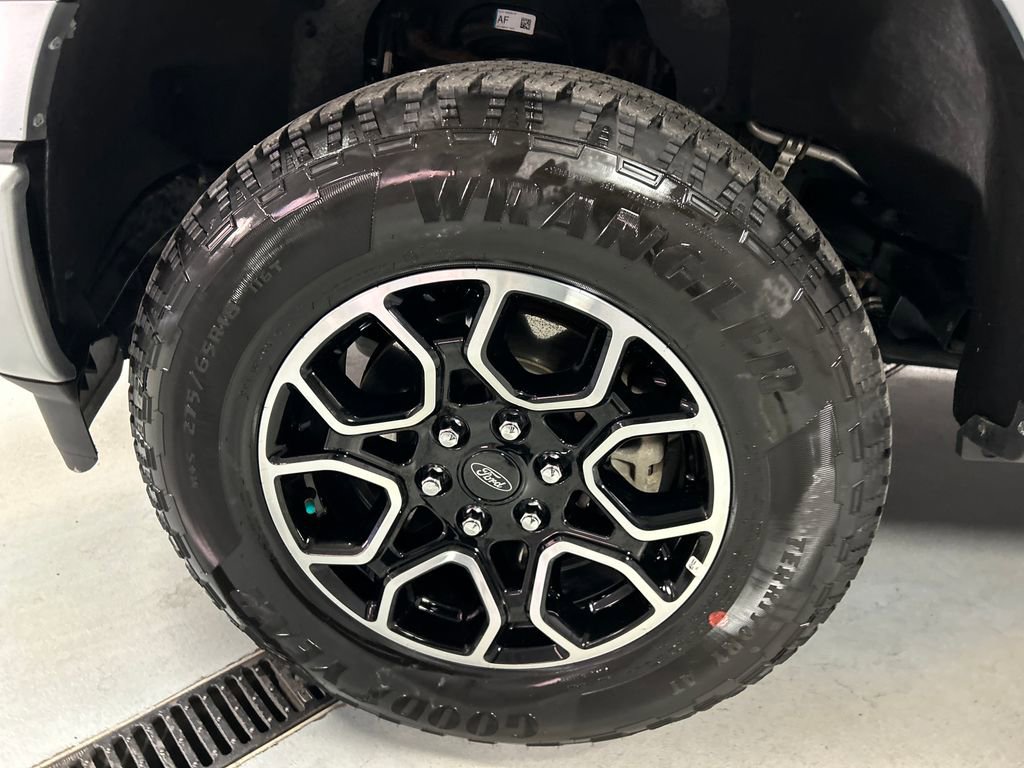 Used 2022 Ford F150 Lariat w/ Equipment Group 502A High image 9