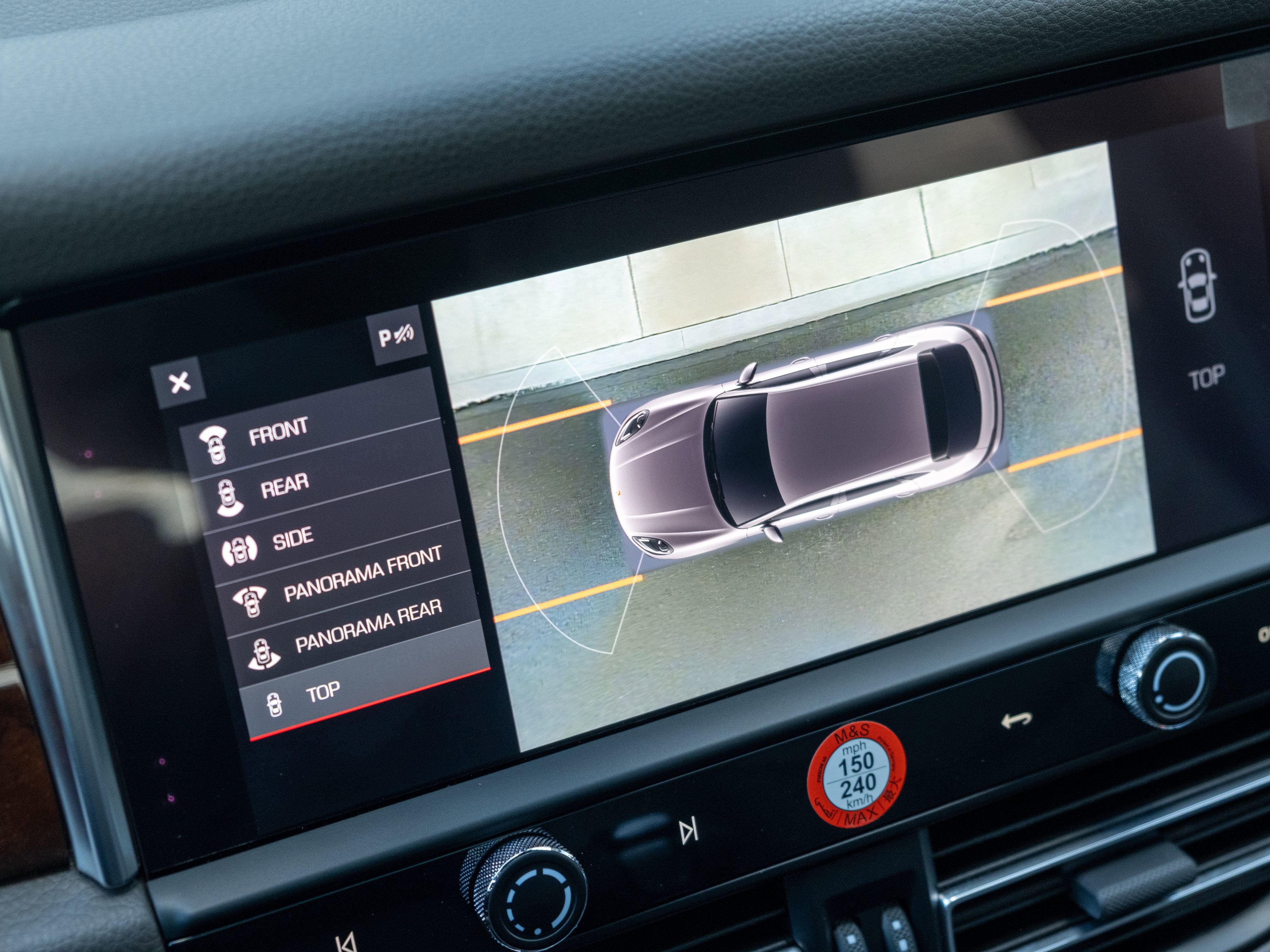Certified 2023 Porsche Macan AWD/4WD image 28