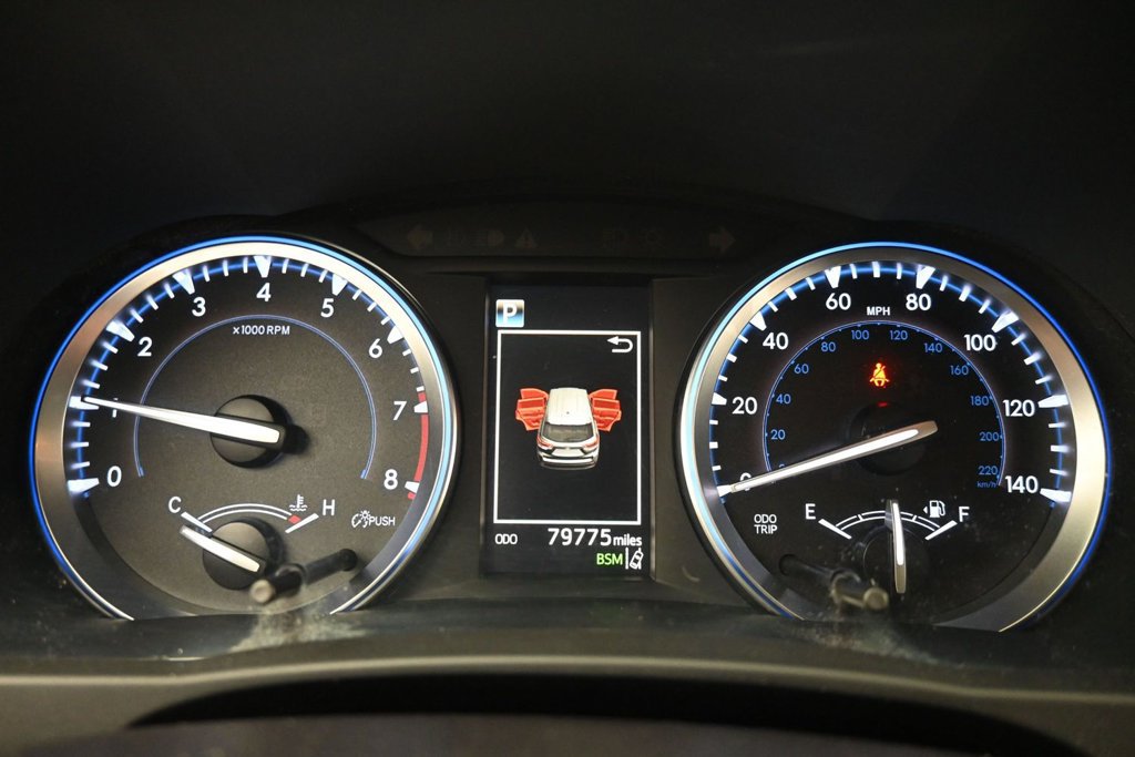Used 2018 Toyota Highlander XLE AWD/4WD image 19