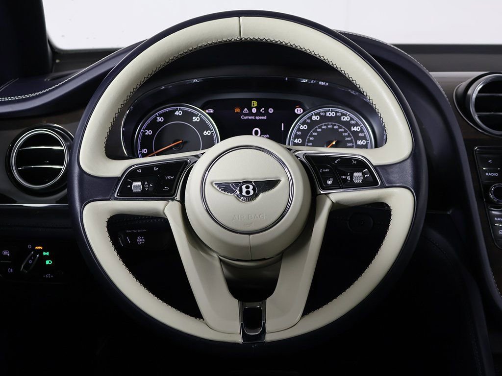 Used 2019 Bentley Bentayga image 37