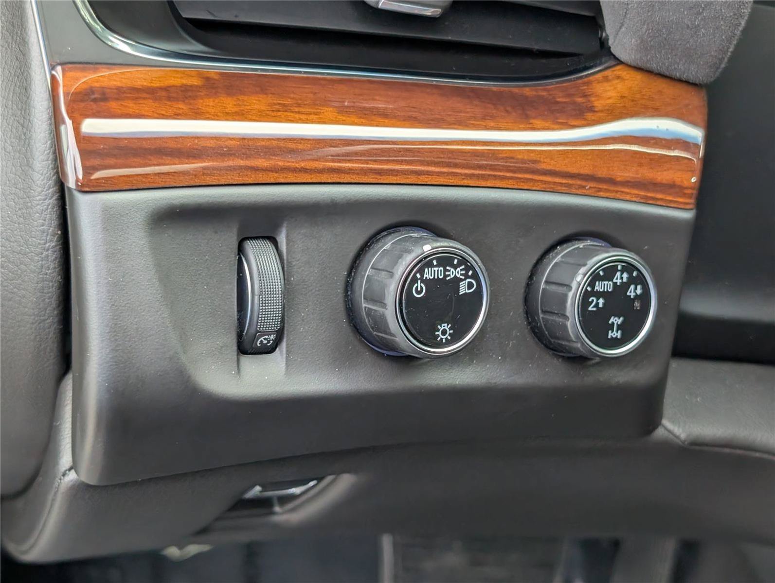Used 2016 Cadillac Escalade ESV Premium AWD/4WD image 27