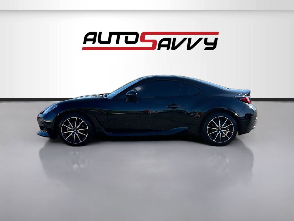 Used 2023 Toyota GR86 w/ ALL Weather Mat Package (TMS) RWD image 4