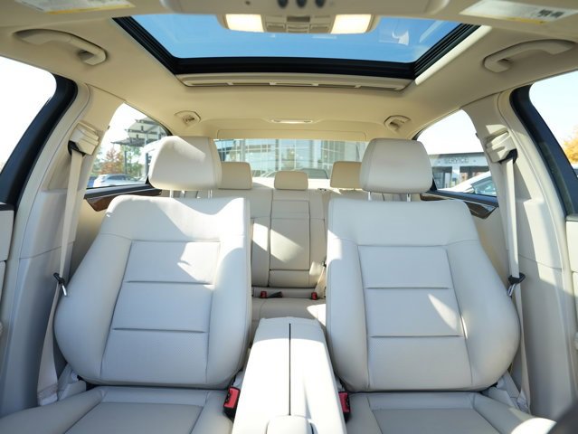 Used 2016 Mercedes-Benz E 350 Sedan image 33