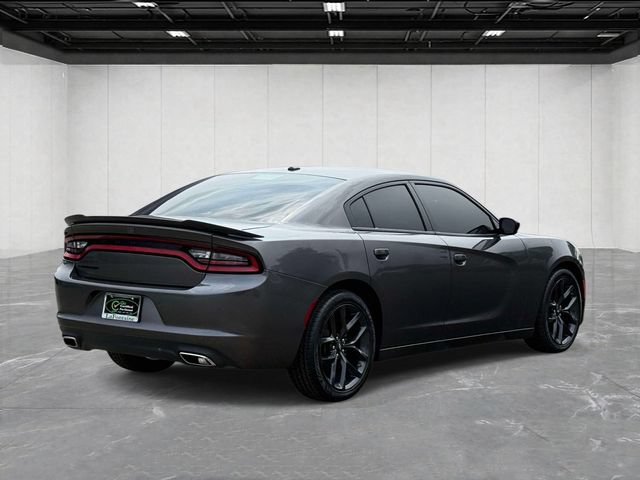 Used 2022 Dodge Charger SXT w/ Blacktop Package RWD image 5