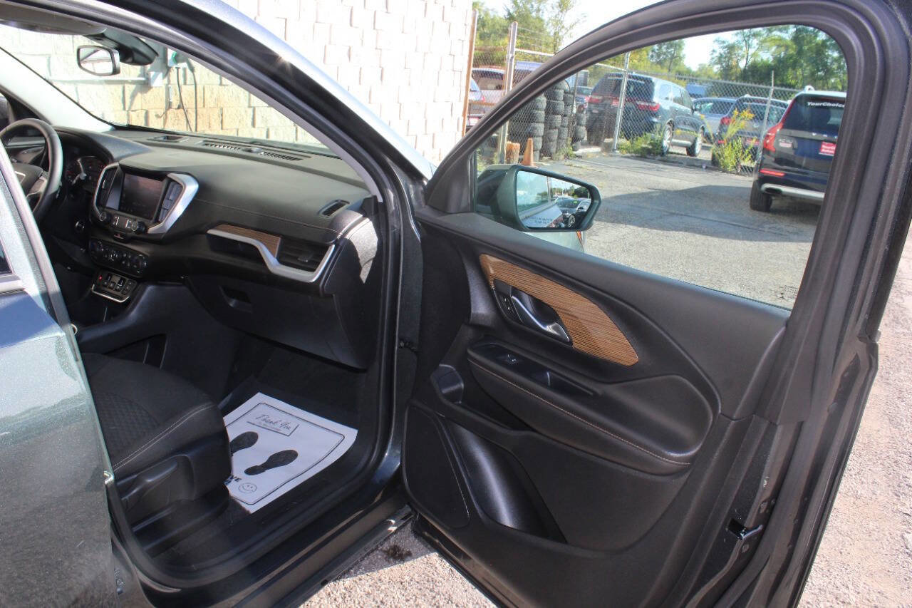 Used 2020 GMC Terrain SLE w/ Driver Convenience Package image 19