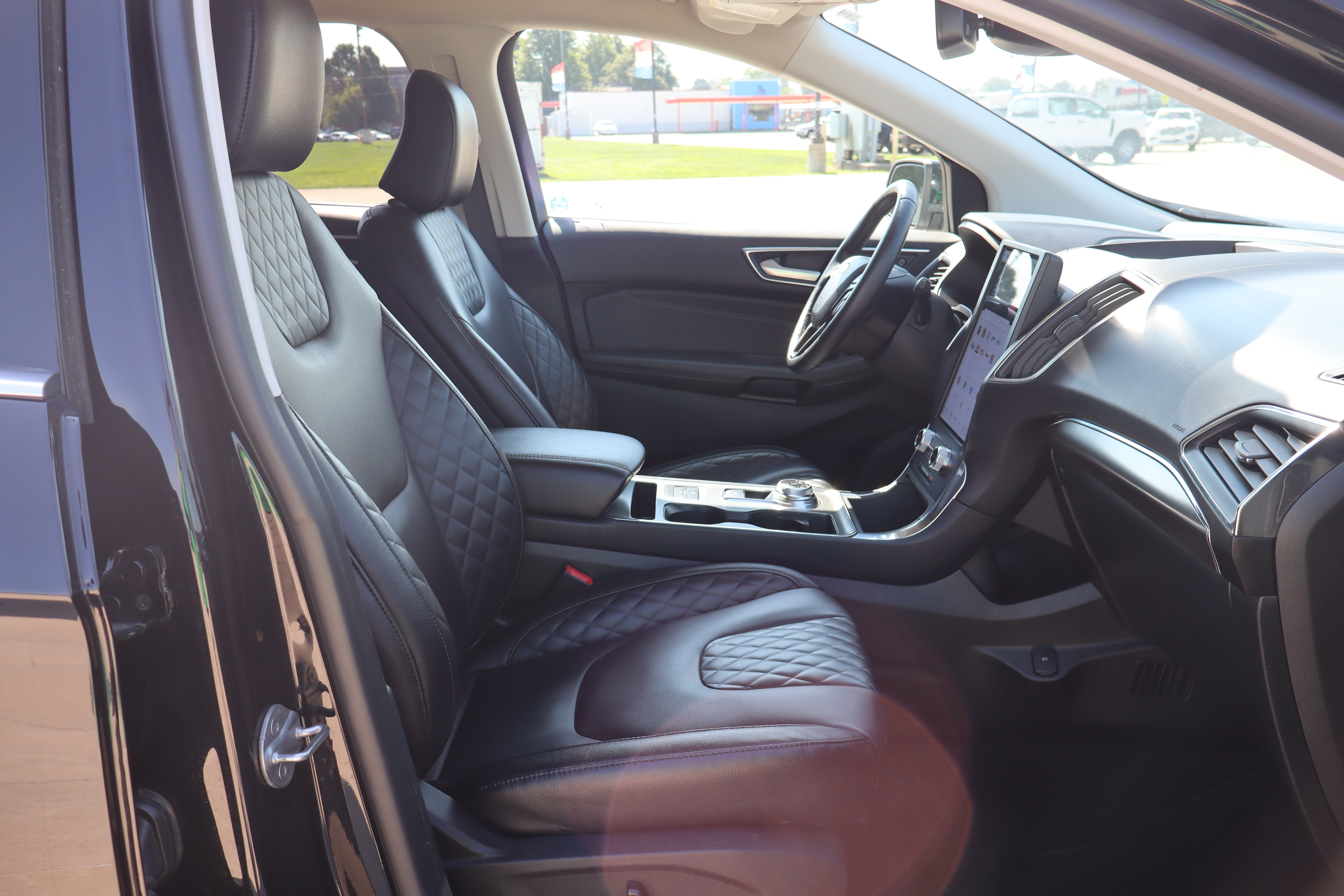 Used 2024 Ford Edge Titanium w/ Equipment Group 301A AWD/4WD image 12