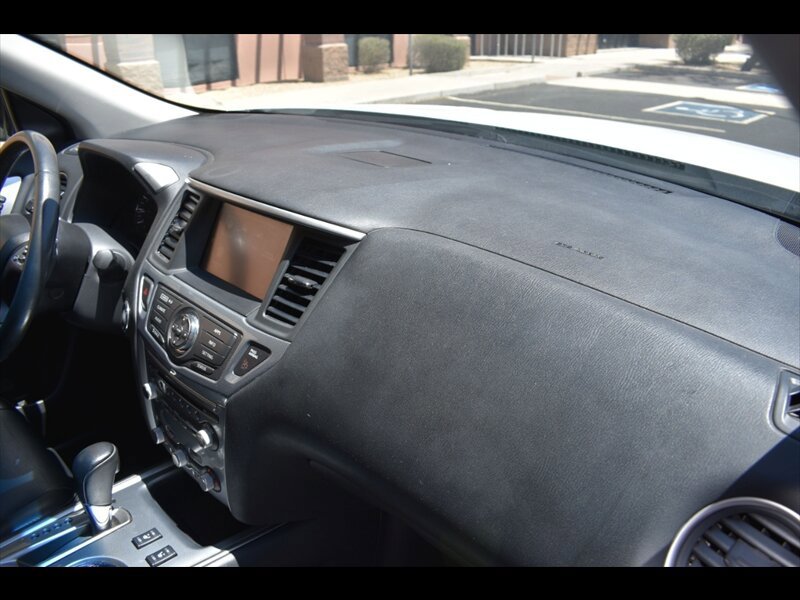 Used 2017 Nissan Pathfinder SL FWD image 43