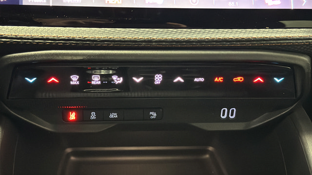 New 2026 Jeep Cherokee Limited AWD/4WD image 18