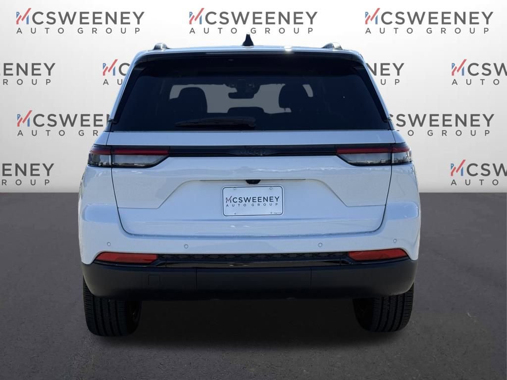 New 2025 Jeep Grand Cherokee Laredo RWD image 4