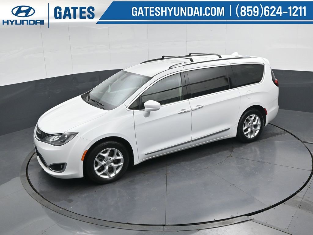 Used 2017 Chrysler Pacifica Touring-L Plus image 81