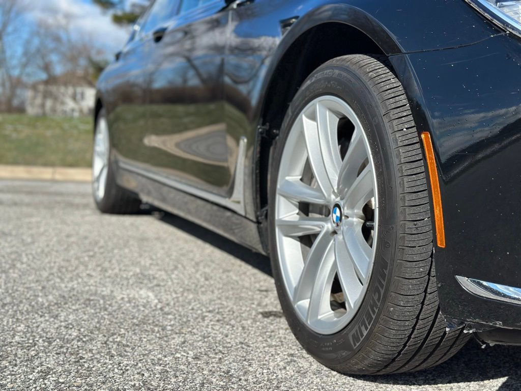 Used 2018 BMW 750i xDrive image 9