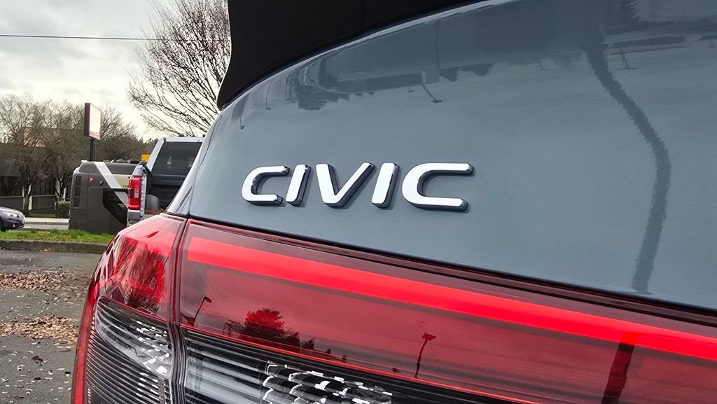 Used 2023 Honda Civic Sport image 16