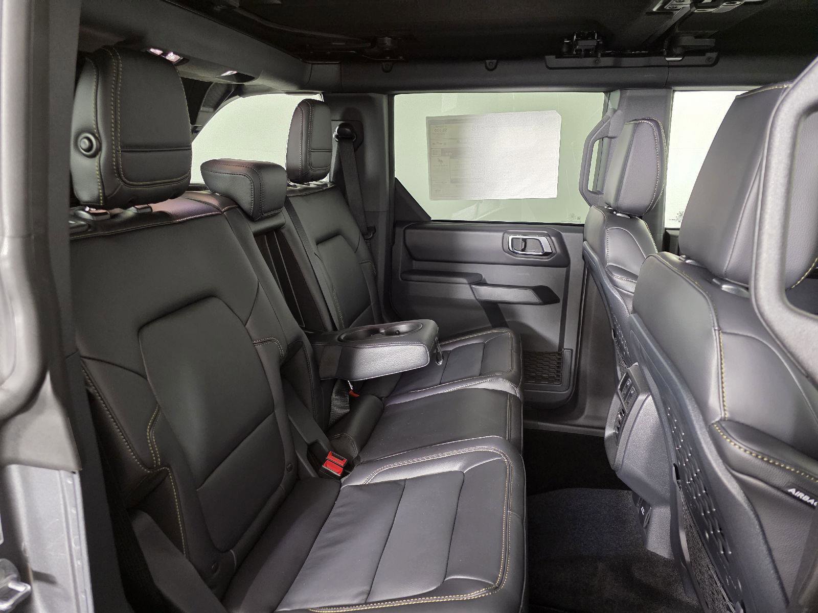 Used 2025 Ford Bronco Badlands image 19