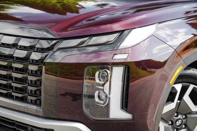 Used 2023 Hyundai Palisade Limited FWD image 4