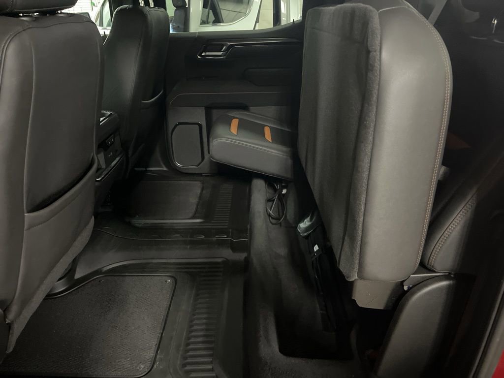Used 2025 GMC Sierra 1500 AT4 w/ AT4 Premium Package AWD/4WD image 13