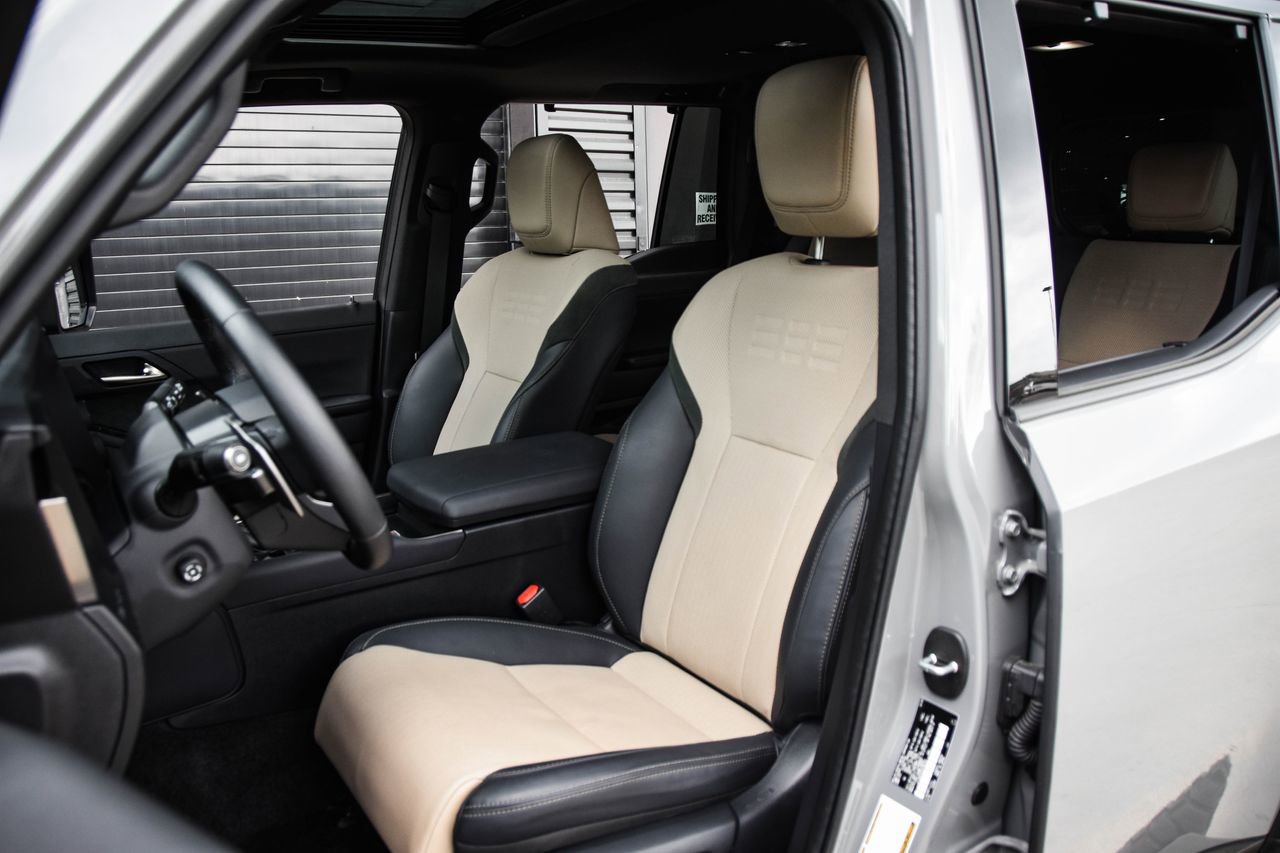 Used 2025 Lexus GX 550 image 5