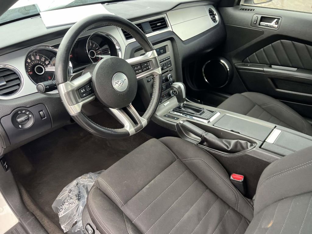 Used 2013 Ford Mustang Premium image 3