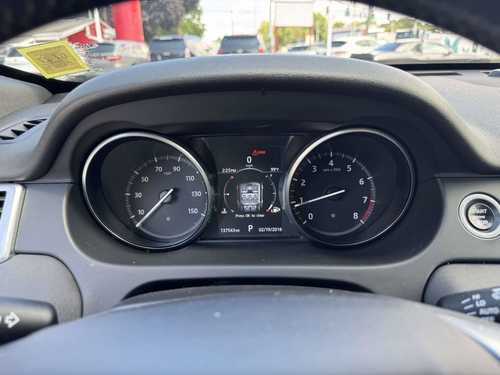 Used 2017 Land Rover Discovery Sport SE AWD/4WD image 23