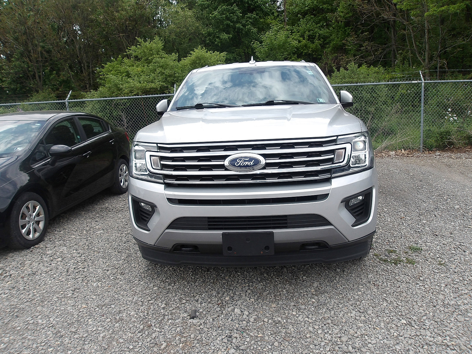 Used 2019 Ford Expedition XLT w/ Equipment Group 202A AWD/4WD image 1