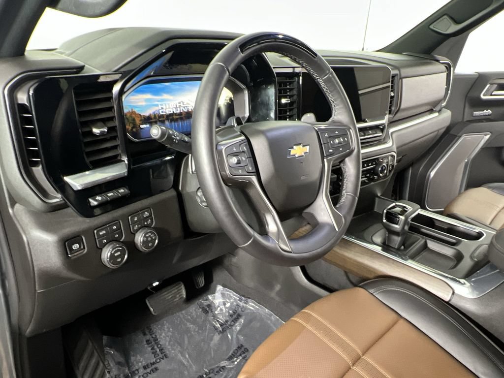 Certified 2026 Chevrolet Silverado 1500 High Country w/ Technology Package AWD/4WD image 10