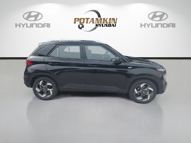New 2026 Hyundai Venue SEL FWD image 4