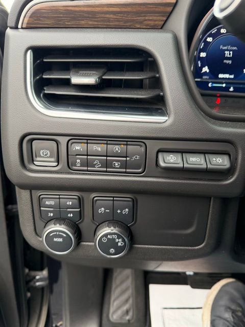 Used 2022 Chevrolet Suburban High Country image 11