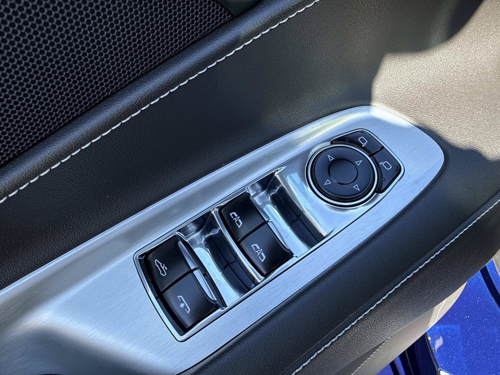 Used 2027 Chevrolet Corvette Stingray Convertible w/ 1LT RWD image 18