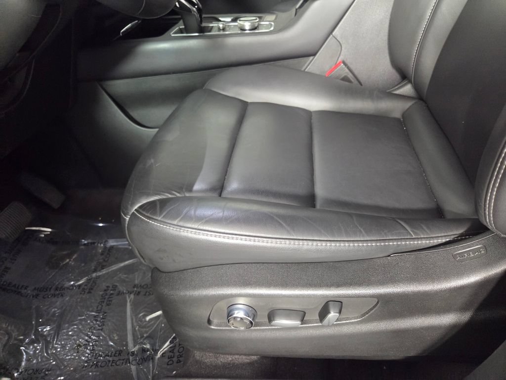 Used 2024 Cadillac XT4 Premium Luxury FWD image 11