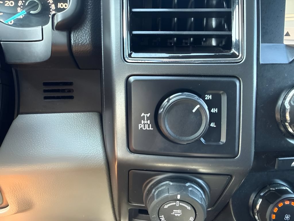 Used 2018 Ford F150 XLT w/ Equipment Group 302A Luxury AWD/4WD image 18