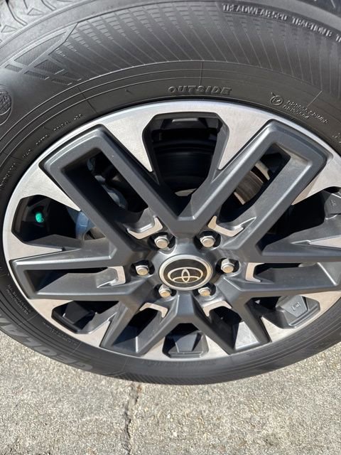 Used 2024 Toyota Tundra Limited w/ Power Package image 30