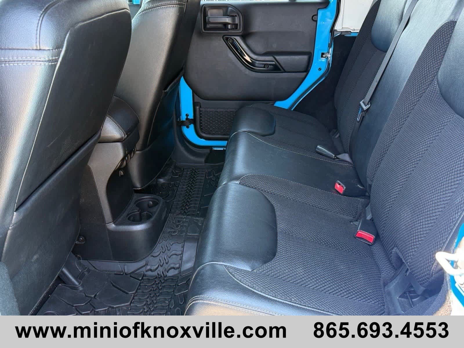 Used 2017 Jeep Wrangler Unlimited Sahara AWD/4WD image 19