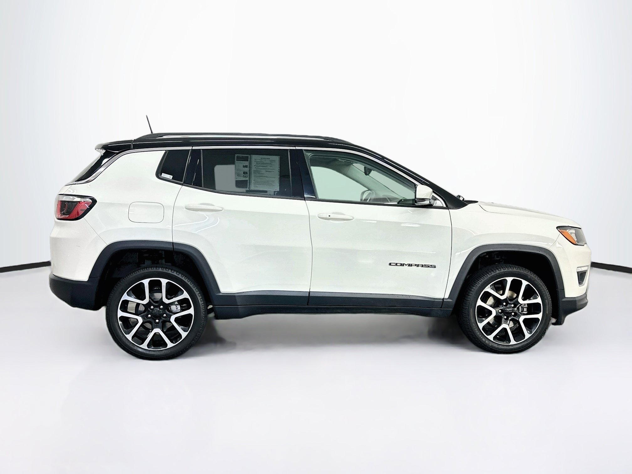 Used 2018 Jeep Compass Limited AWD/4WD image 10