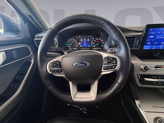 Used 2022 Ford Explorer XLT w/ Equipment Group 202A AWD/4WD image 13