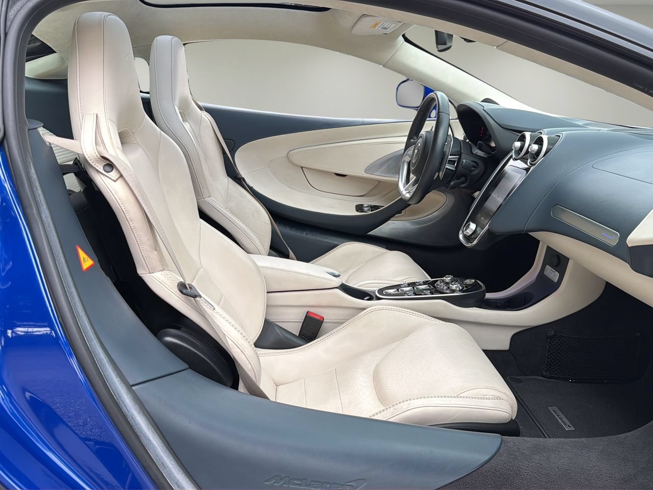 Used 2023 McLaren GT RWD image 13