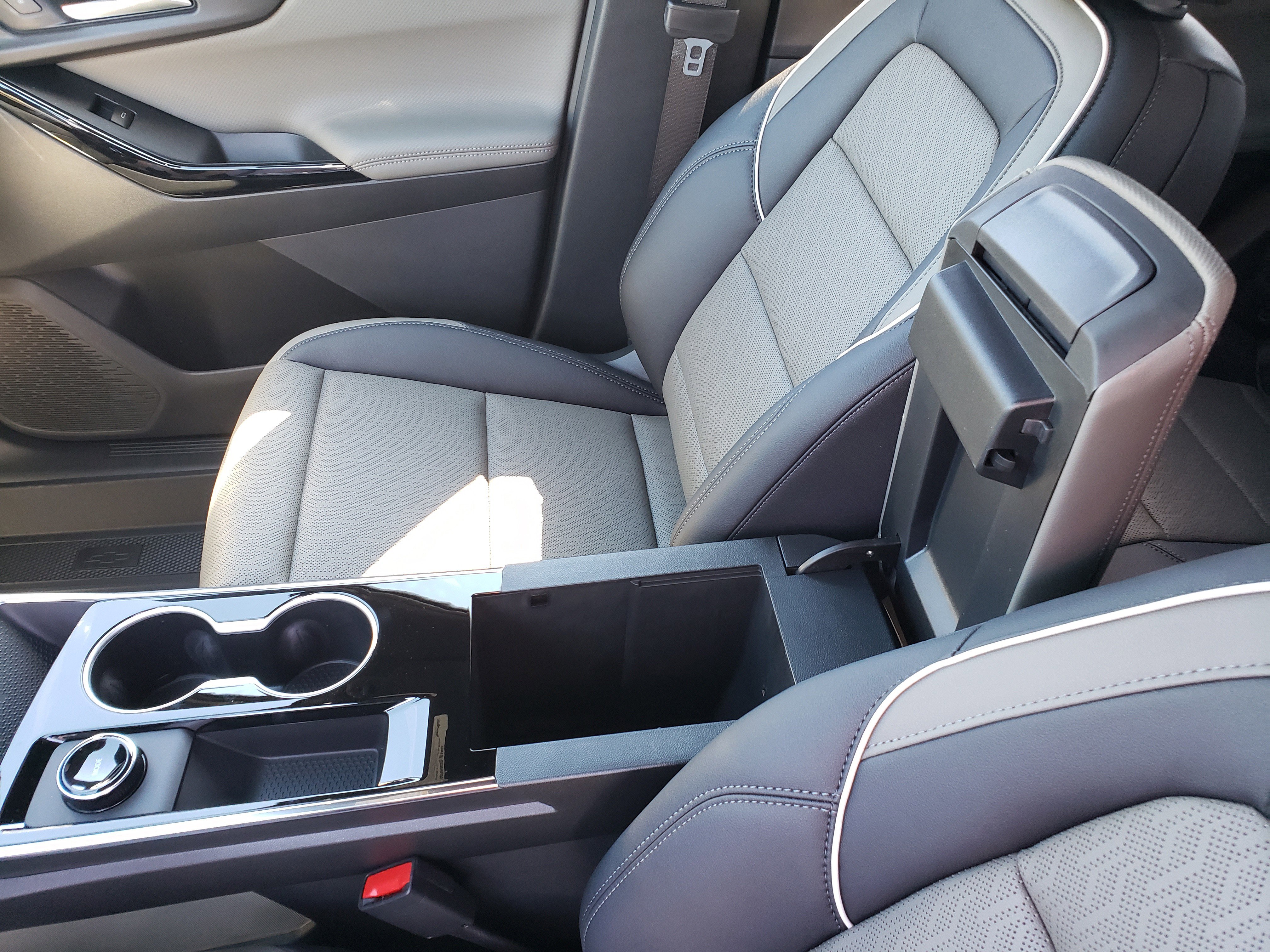 New 2026 Chevrolet Equinox LT w/ Convenience Package II image 29