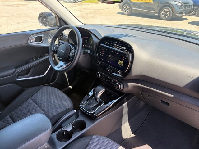 Used 2023 Kia Soul S FWD image 9
