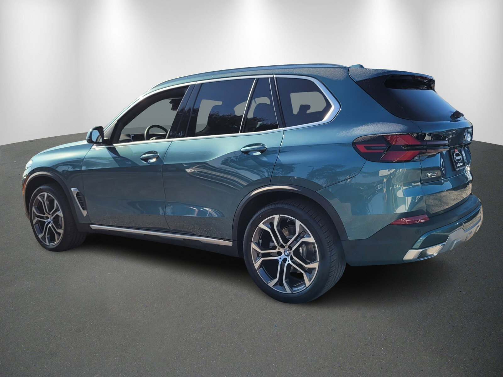 New 2026 BMW X5 sDrive40i image 5